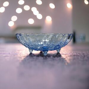 Light Blue Vtg Oval Glass Scalloped Trim 4 Footed Bowl Centerpiece Fruit Harvest